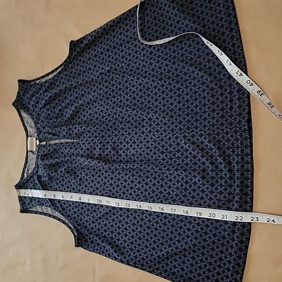 H&M Size S Navy Blue Geometric Floral Sleeveless Blouse, Gently Used Condition - Picture 8 of 11